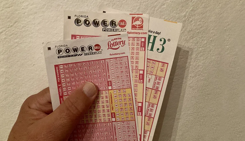 ¿Puedo jugar Powerball si soy extranjero?