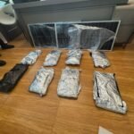 INCAUTAN OCHO PAQUETES DE PRESUNTA MARIHUANA CAMUFLADOS EN PANELES SOLARES